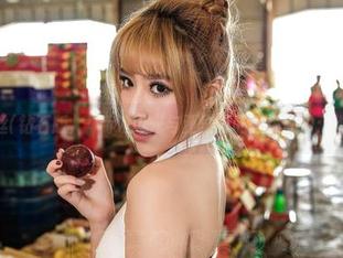 AISS爱丝(钻石版) – 街道风光与亚美依的丝袜私拍：谁来作评？