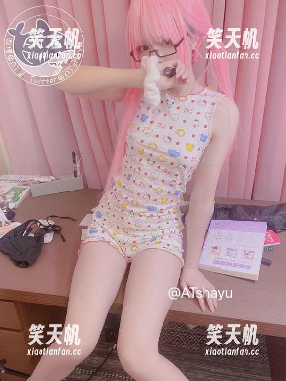 AT鲨 白丝女仆AT鲨:免费美图,快来被她的软甜诱惑击中吧!