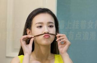 KelaGirls克拉女神 – 墙上挂着女神婧然的美图，生活竟然变得有点浪漫！