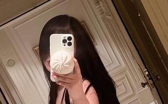 微密圈 – MIYA的私房泳池比基尼：光线折射出的每个瞬间都像是在窃窃私语