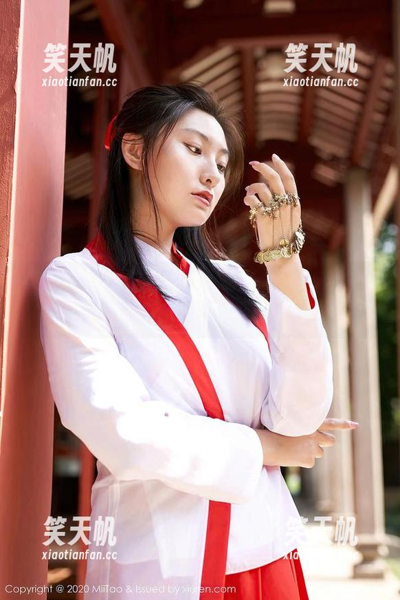 MiiTao蜜桃社-梦乃Mandy MiiTao蜜桃社 - 高清写真——梦乃Mandy女王的魅力像盛开的花,啪叽啪叽!