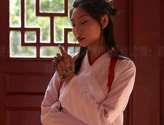 MiiTao蜜桃社 – 静香Mandy与她的蕾丝之舞：精选让你感受到“透”的快感！