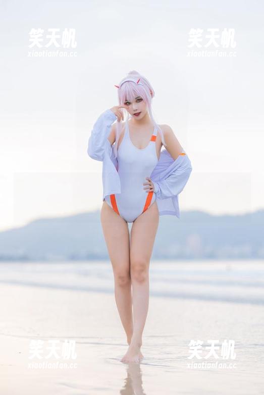 Momoko葵葵 在Momoko葵葵的双厨狂喜高清写真中,谁说料理不能是性感的艺术?