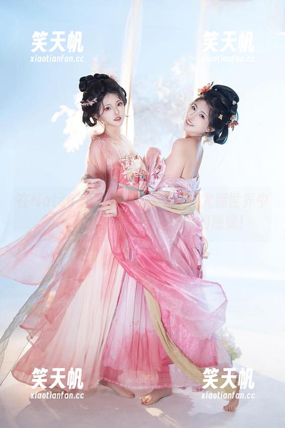 Natsuko夏夏子 在Natsuko夏夏子的米哈拉&尤妮世界中,cos与图片交织出最奇妙的感觉!
