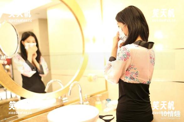 ROSI作品更新大揭秘：白色丝袜，这次又有什么新花样？