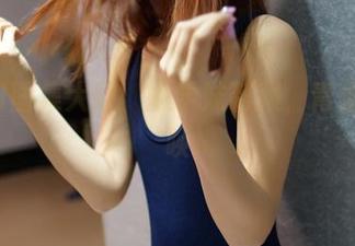ROSI图集大展：嫩学妹制服，青春的呼唤