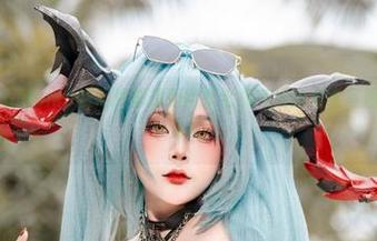 每一张SayoMomo的照片都是强势女老板气场的真实写照，心跳加速中！