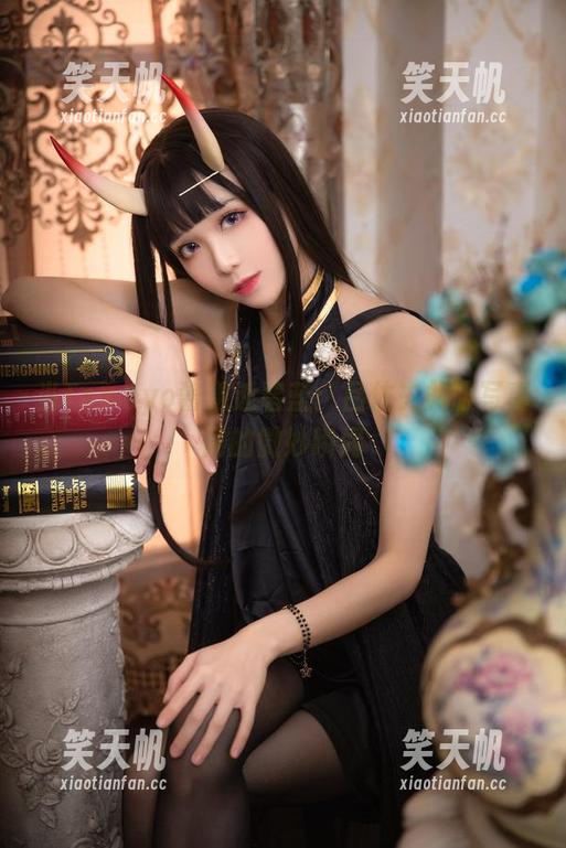 Tomoyo酱 当Tomoyo酱邂逅碧蓝:吕佐夫礼服写真间的微妙瞬间