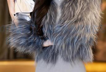XIAOYU语画界 – 最新小热巴纯白写真上线！我怀疑她在阳光下发光！