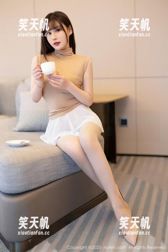 Xiuren秀人网-z杯悠悠 Xiuren秀人网 - z杯悠悠的高跟鞋:踩踏现实的高清幻想