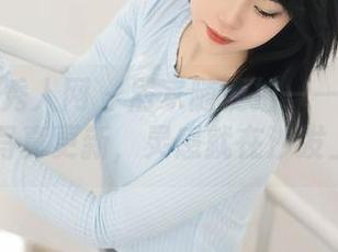 Xiuren秀人网 – 居家随便拍——小夕Kitty写真更新，灵感就在沙发上！