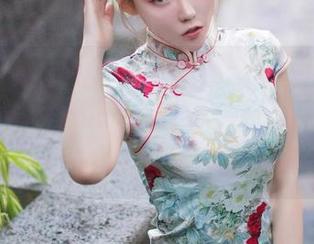 Xiuren秀人网 – 玛鲁娜Manuela短裙写真集：高清呈现腿部神态，你绝对看了想说‘哇，我的腿也可以这样吗？’