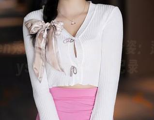 Xiuren秀人网 – 秘书摇曳身姿：荡漾Crystal瞬间的写真记录