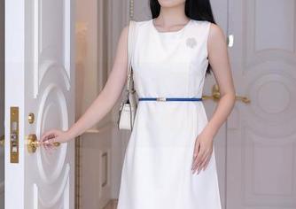 Xiuren秀人网 – 谢小蒽短裤写真，探秘美丽与调皮之间的平衡！