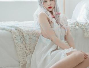 看，Yuna(윤아)如何把女王[Lilynah]的写真变成了艺术