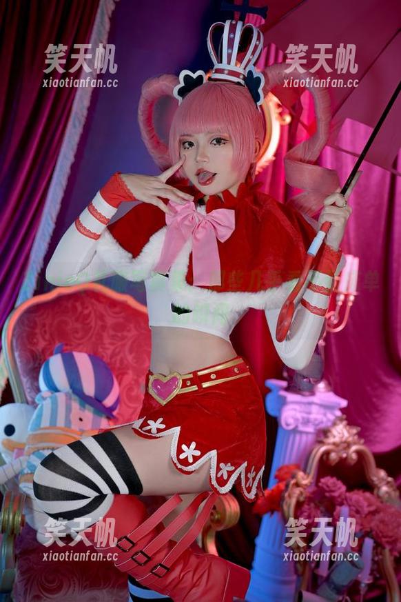 ZinieQ ZinieQ礼服写真集:那些几乎看不到床单的瞬间