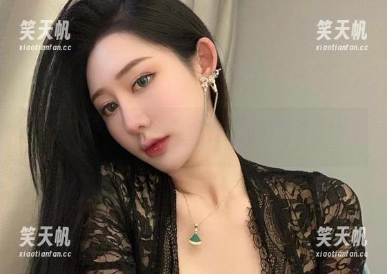 不爱笑的赛琳 微密圈 - 黑丝系列的魅力:不爱笑的赛琳的私拍美图,让人目不转睛