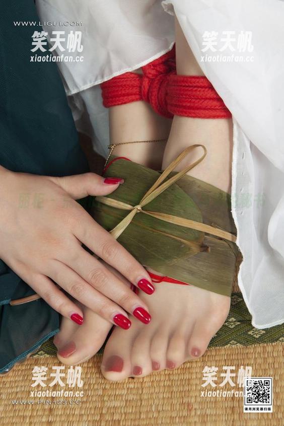 丽柜 - 荒唐的在线相册：文芮与她的秘书资源大曝光！