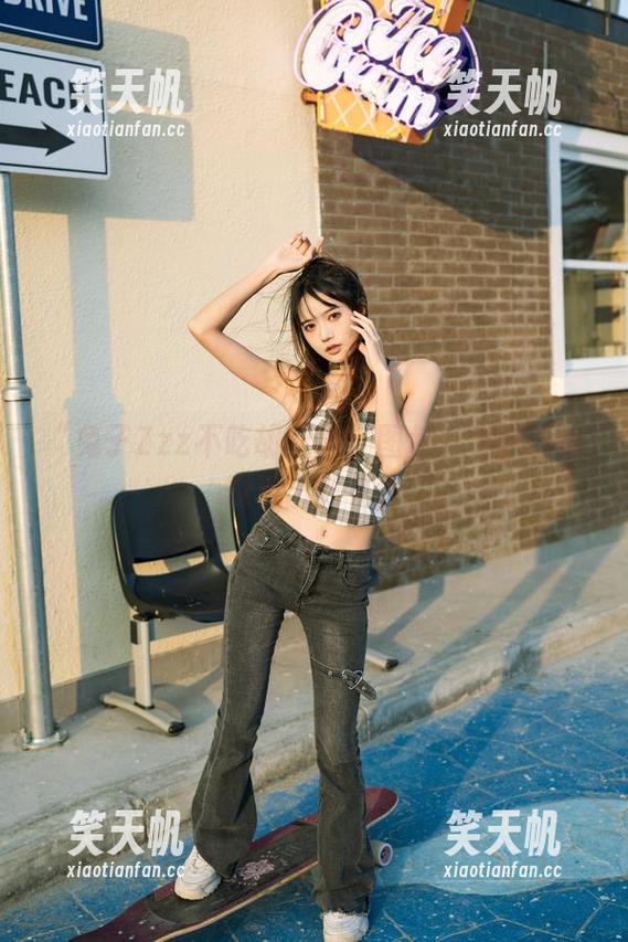 兔子Zzz不吃胡萝卜 “兔子Zzz不吃胡萝卜”图包:牛仔裤也能玩出新花样