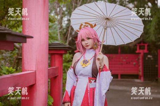 前羽_rr新作：碧蓝档案中，尾形康娜的竞泳写真，真是美得让人屏住呼吸。