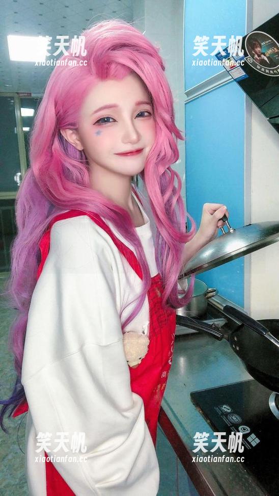 千夜未来 当千夜未来邂逅镂空:私拍与原图的完美碰撞