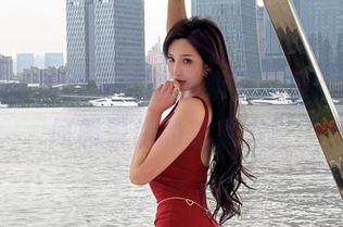 微密圈 – 周妍希制服最新作品集，看她如何颠覆你的想象力！
