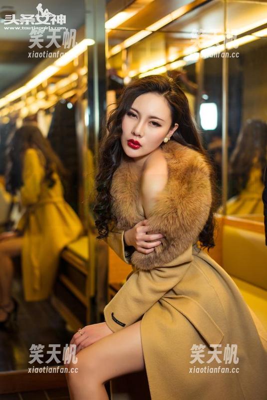 头条女神-梁芮溪 头条女神 - 照片中的梁芮溪,真的是把丝的完美演绎到极致了!