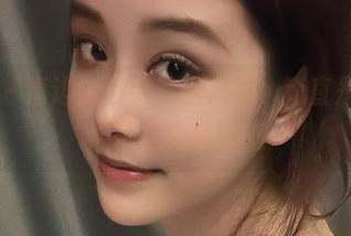 微密圈 – 海边的奶雯私房美图，简直是阳光与潮湿的完美邂逅
