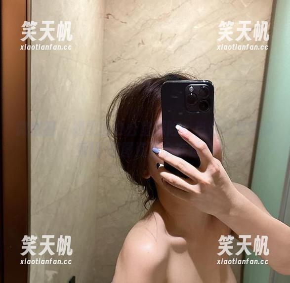 微密圈 - 奶雯的办公室探险：当办公室变身秀场-原图资源全在这！