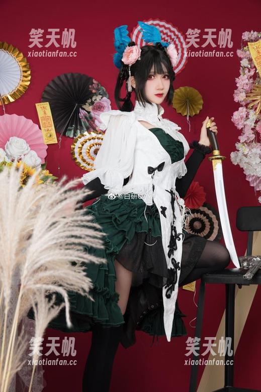 妖君白研 精选妖君白研可爱cos,感觉整个人被萌化了,好想当她的小跟班!