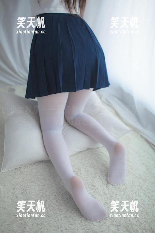 少女秩序-小鱼 少女秩序 - 一起来看看:小鱼的高清写真与她的粉色肚兜
