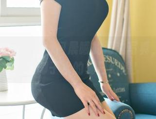 推女神 – 在线！何晨曦的海边写真，让我想喝椰子水的夏日幻想！