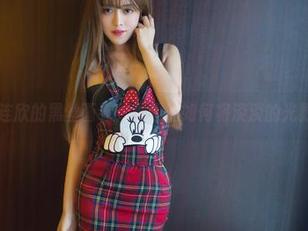 推女郎 – 连欣的黑丝画卷：观看她如何将淡淡的光影融入图包