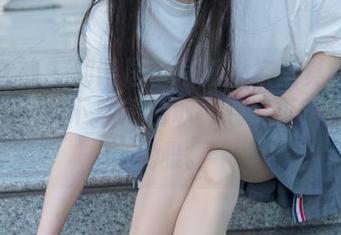 梦丝女神 – 刘诺居家写真：家里其实更有戏！作品集下载请自取，感受那不经意的优雅。