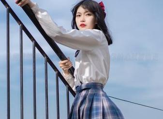 私房里的温柔：梨瑾瑾轻轻一瞥，你的心就被偷走