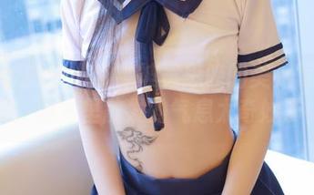 模范学院 – 一秒钟被吴思晚的美足写真俘获，照片里散发的气息太奇妙了！