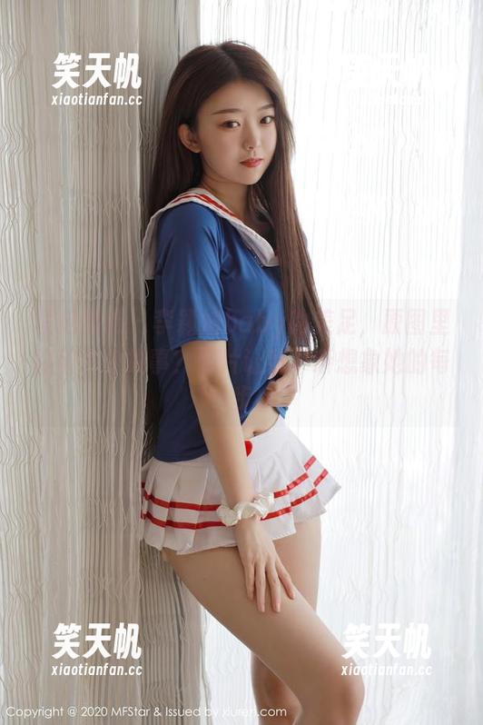 模范学院-李颖煊baby 模范学院 - 李颖煊baby的美足,原图里藏着多少故事?照片让我不断想象她的每一步。