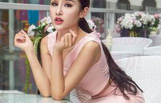 爱丝 – 最新资源曝光！欣杨的天台写真，让人欲罢不能的魅力！