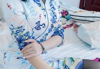物恋传媒 – 被油亮肉丝撩拨了的嘉木，免费写真这么任性，谁顶得住？