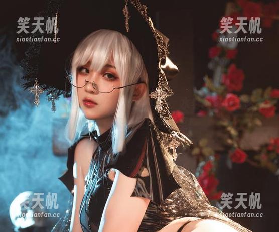瓦斯塔亚小龙虾 探秘瓦斯塔亚小龙虾的水世界:菈菈水着图包,浑然忘我,快来一起掉进水里!