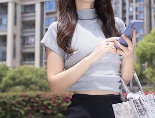 秀人网 – 寒冬里的温柔：刘婷婷毛衣高清分享，暖到你心里