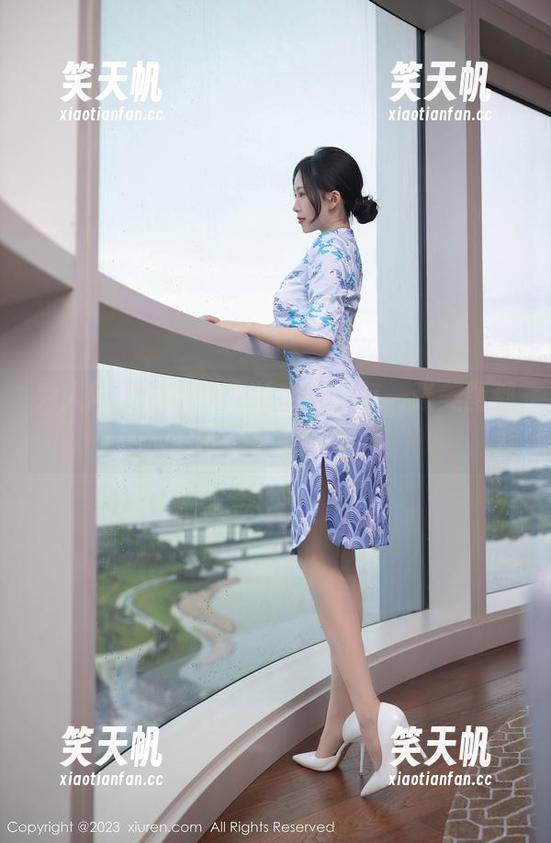 秀人网-娜比 秀人网 - 娜比的白丝之旅:每一张美图都是心跳加速的瞬间