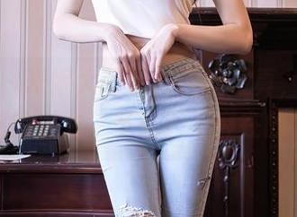 秀人网 – 米妮大萌萌的黑丝写真，光是黑丝的魅力，圣光？不存在的！