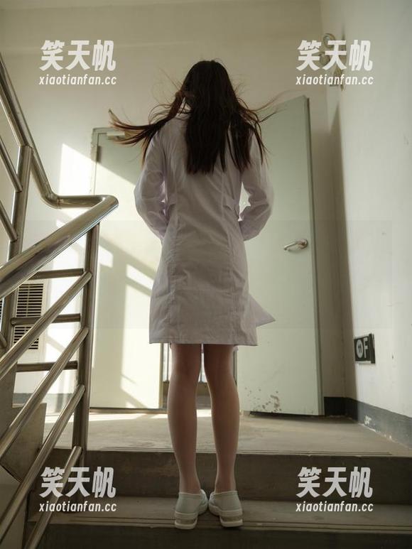 紧急企划 - 见希w的最新白丝黑丝小恶魔原图，来吧，快来感受一波小恶魔的魅力！