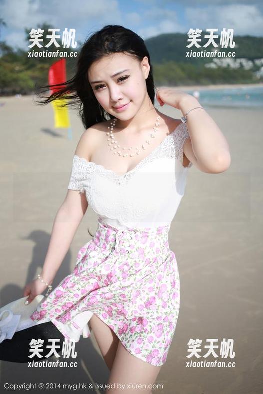 美媛馆-伊小七MoMo 美媛馆 - 泳池魅影,伊小七MoMo在线,高清捕捉那一丝神秘的温柔!