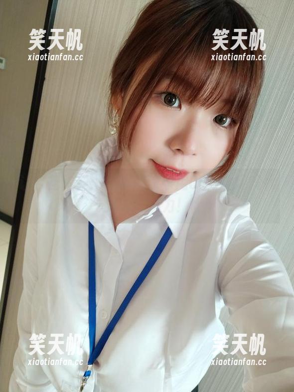 自闭颜球球 让水花飞舞:自闭颜球球用COS诠释戏水竞泳的魅力!