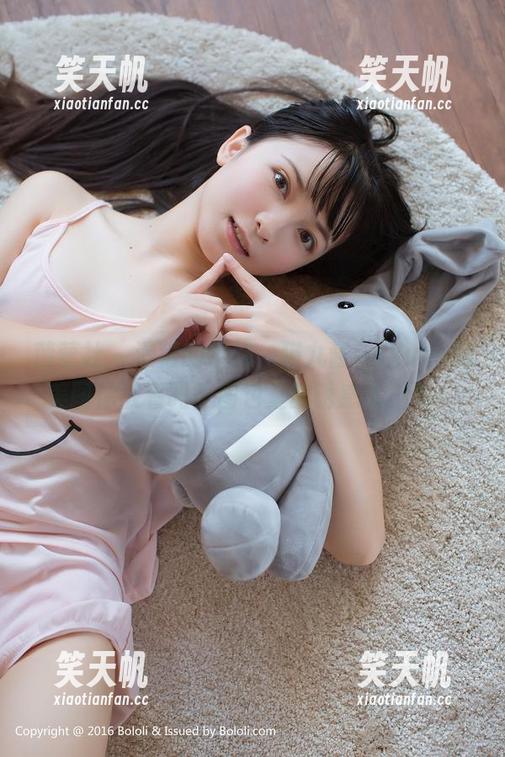 菠萝社 - 滑稽的学妹，猫九酱Sakura的美图你敢看吗？图包里的诱惑太上头！