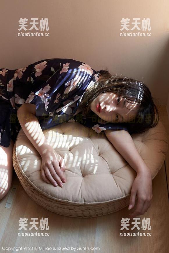 蜜桃社-Gina 蜜桃社 - 白裙随风飘,Gina的美图分享让你想立刻扑到那片云上!