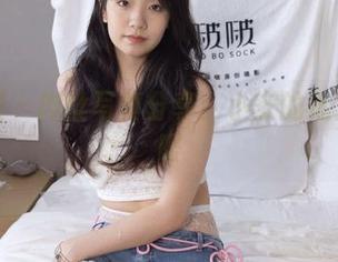 袜啵啵 – 肉丝写真分享：小安的迷人与温暖