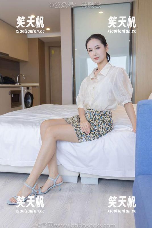 袜啵啵 - 看甜甜圈的黑白作品，图包让我想起那些年少的无忧时光